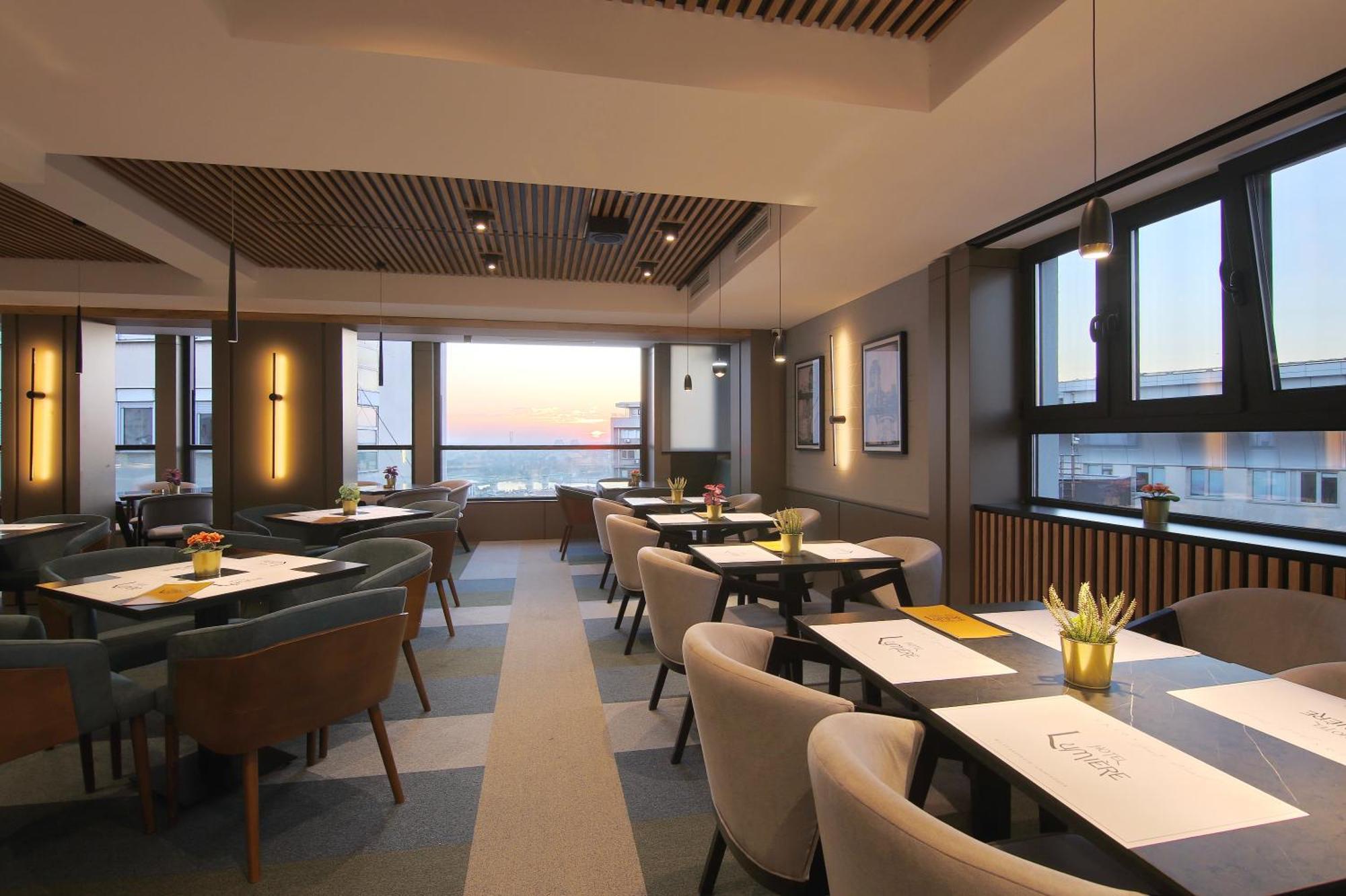 Lumiere Hotel Belgrado Esterno foto