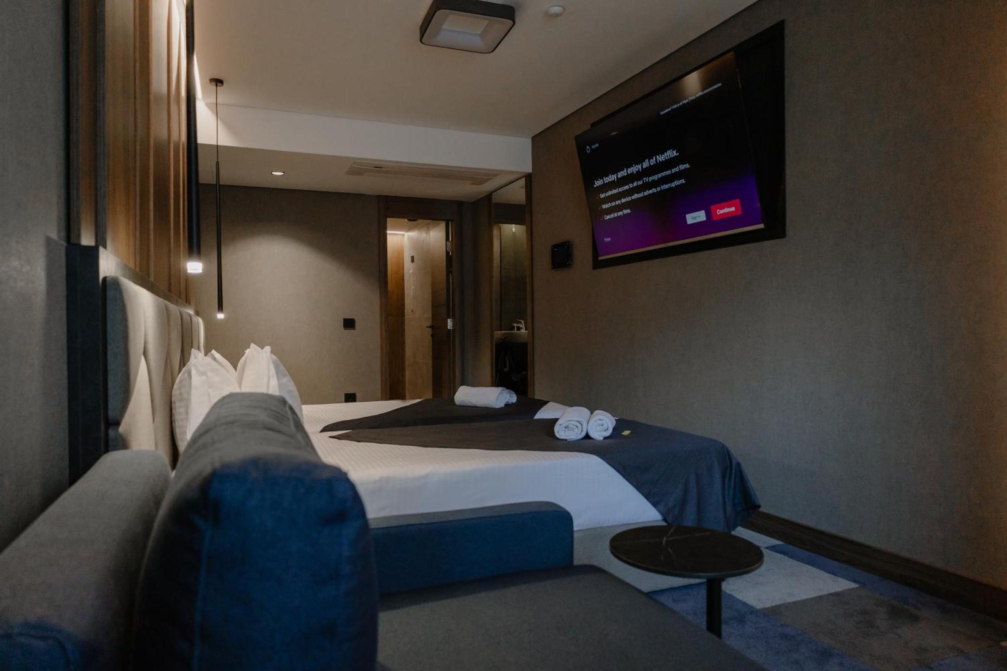 Lumiere Hotel Belgrado Esterno foto